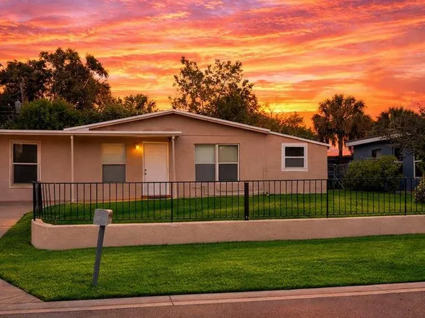 1520 W 11th St, Riviera Beach, FL 33404