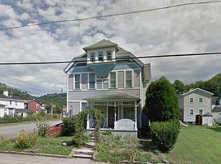 1026 3rd Ave, Beaver Falls, PA 15010