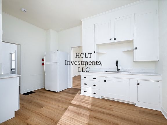 5th image of 406 11th Ave S