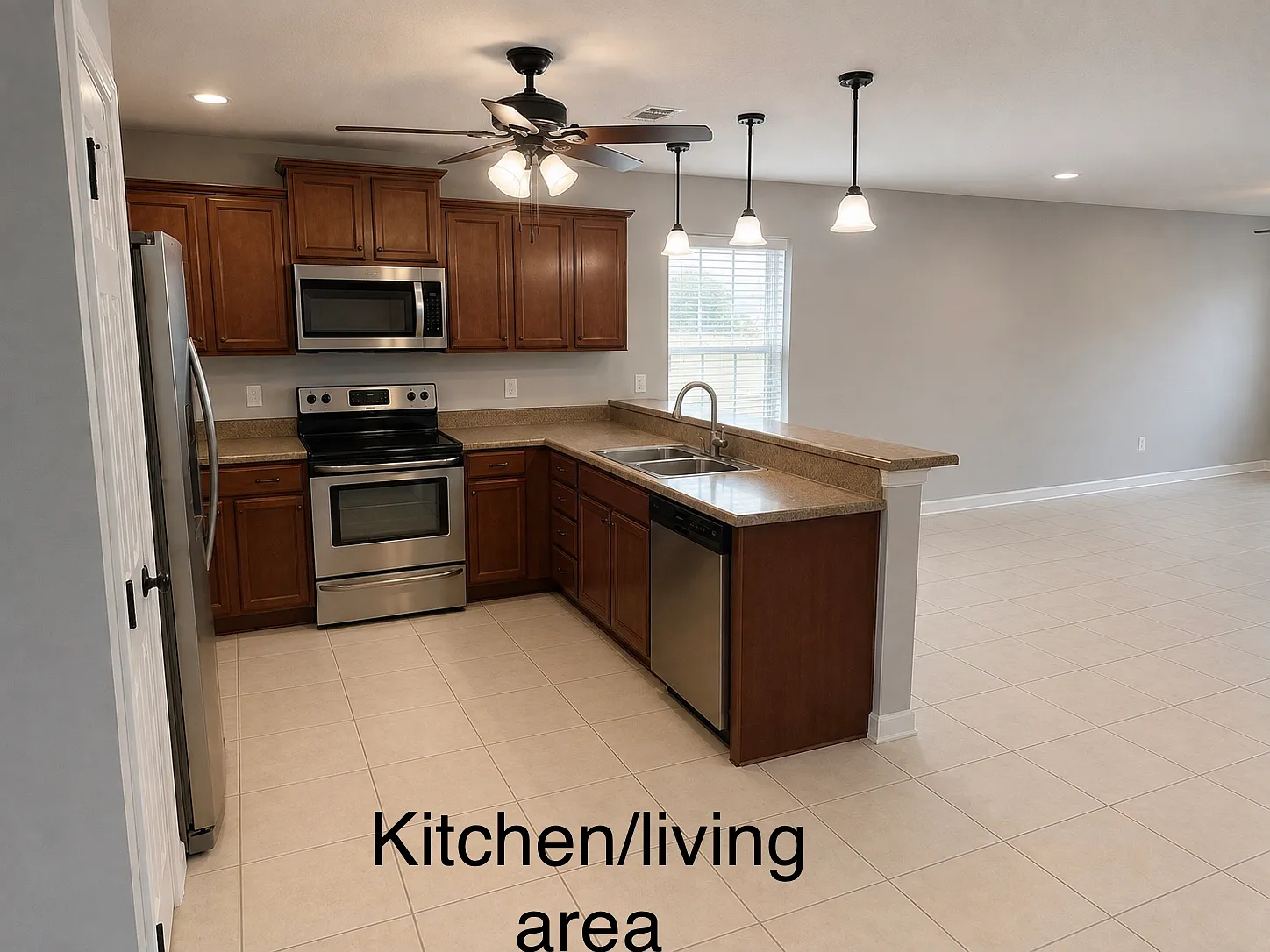 5 bed, 2.5 bath, 1962 sqft, $2,400 — Photo 4
