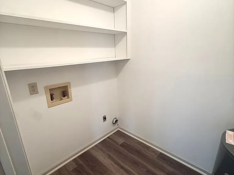 403 Wormwood Ln #B — Photo 6
