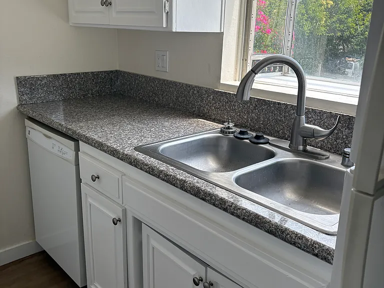 14116 Tiara St #5 — Photo 6