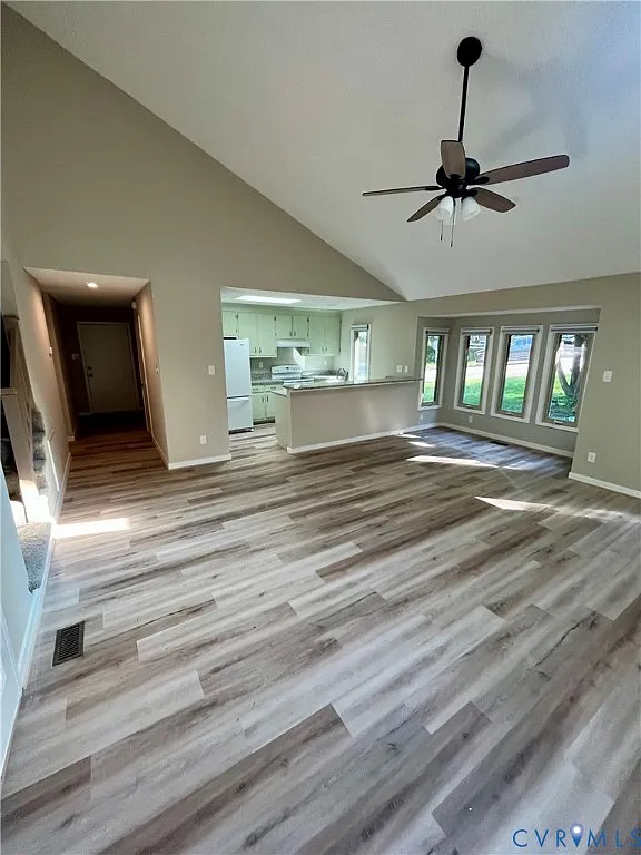 3 bed, 2.0 bath, 1550 sqft, $2,400 — Photo 3