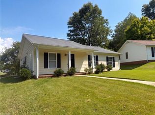 3903 Bears Creek Rd, Greensboro, NC 27406