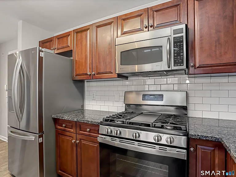 35 W Broad St #404 — Photo 5