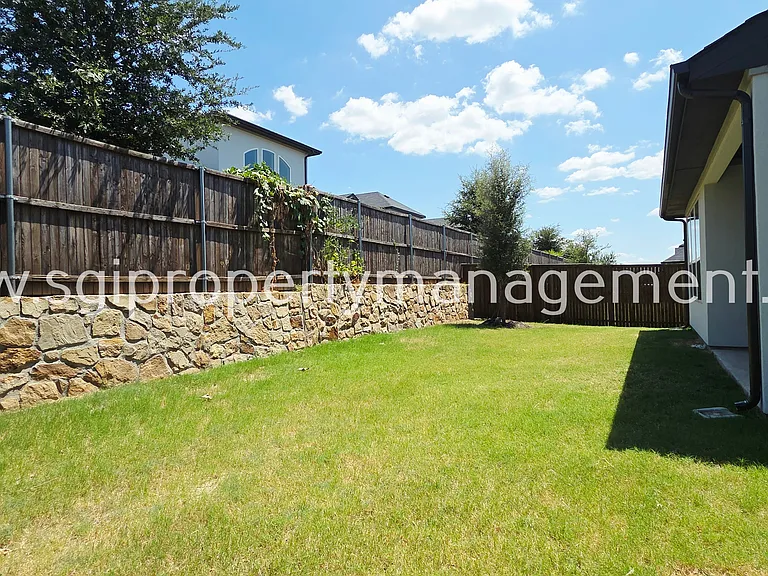 10870 Grayhead Dr — Photo 36