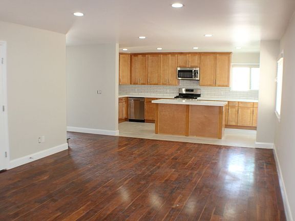 5th image of 2202 Phelan Ln
