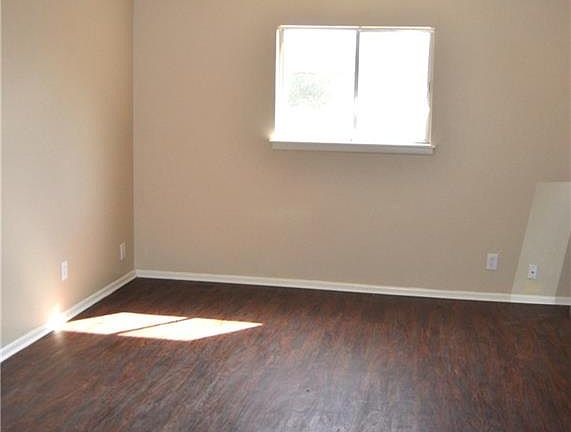 2nd image of 1120 N King St APT 109