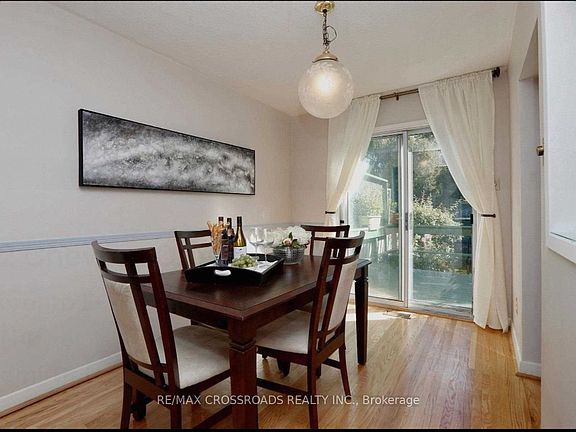 3rd image of 12 Chevron Cres