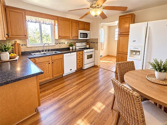 4th image of 341 Baker Ave