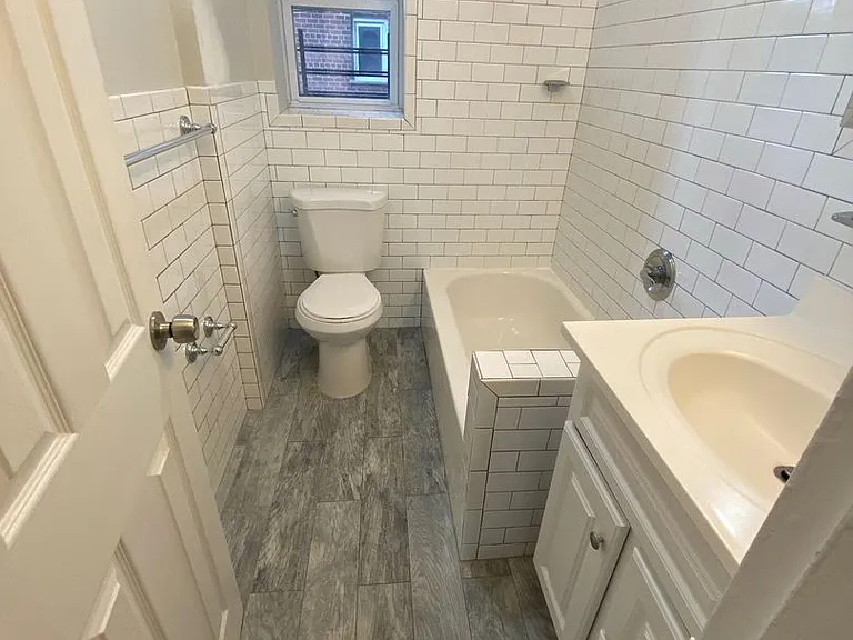 Waterfront Oasis: Luxe Living on Boulevard East, West New York, NJ — Photo 27