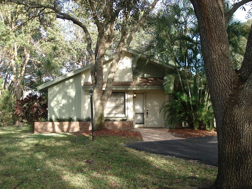 1st image of 4073 Palm Forest Dr N