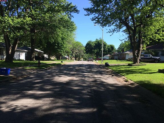 5th image of 10114 Cambridge Ave