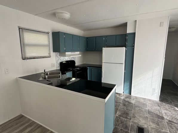 211 Sunset St NW #9