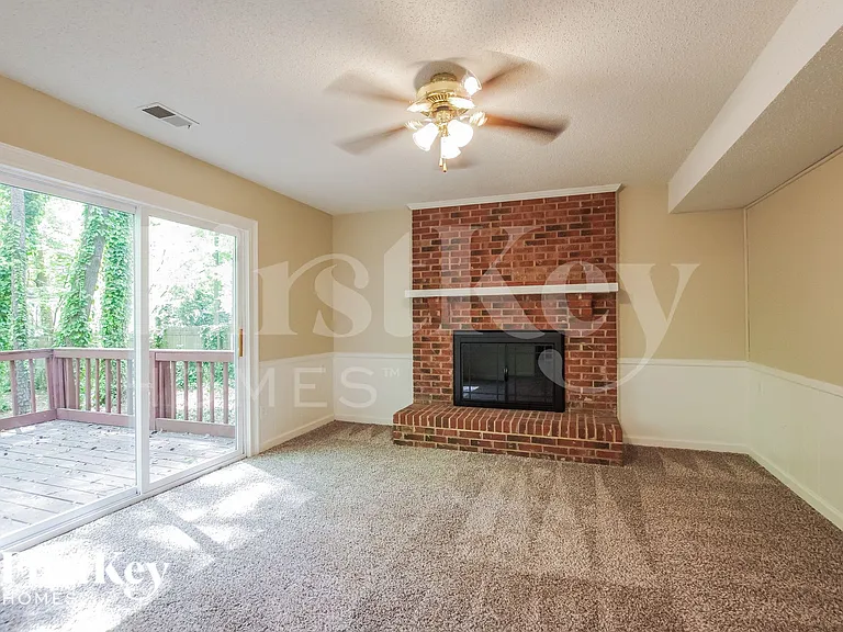 7225 Rollingridge Dr — Photo 7