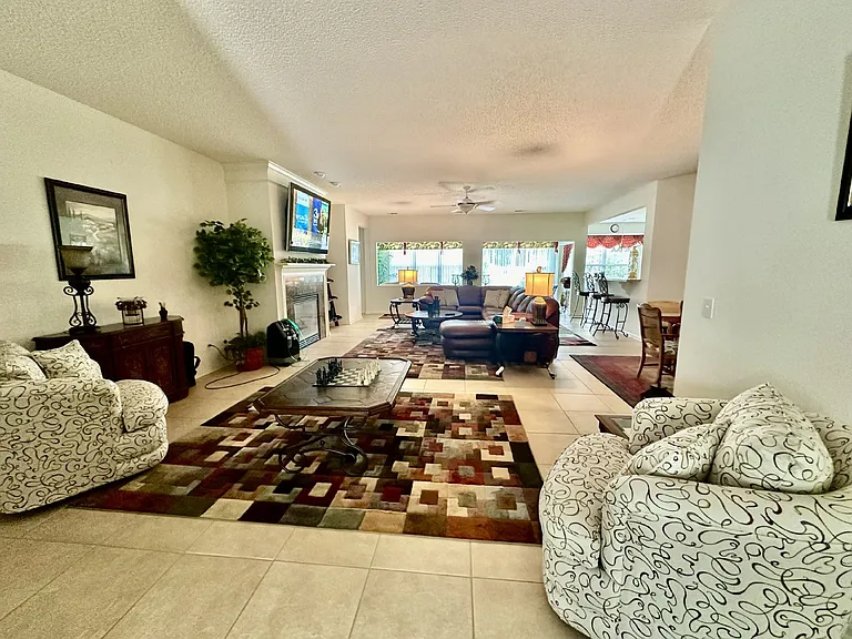 114 Landing Ln — Photo 3