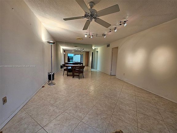 5th image of 7740 Camino Real #G211