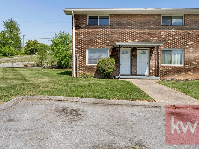 340 E Carters Valley Rd — Photo 31