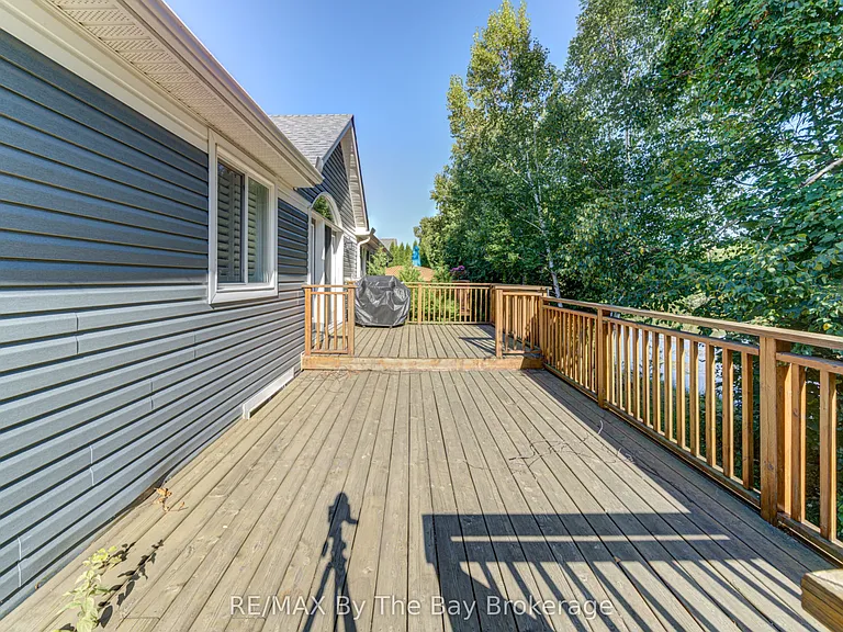 32 Green Briar Dr — Photo 31