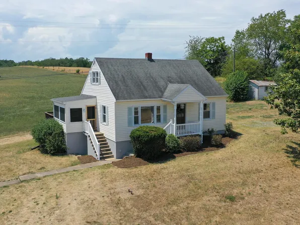 2131 Hermitage Rd, Waynesboro, VA 22980