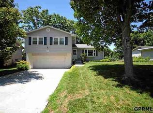 1706 N 106th St, Omaha, NE 68114