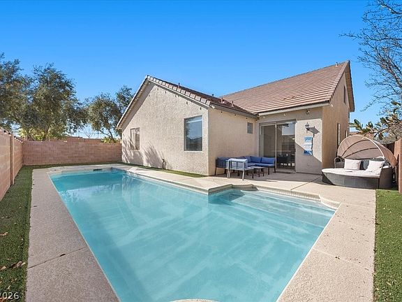 3rd image of 792 Valley Rise Dr