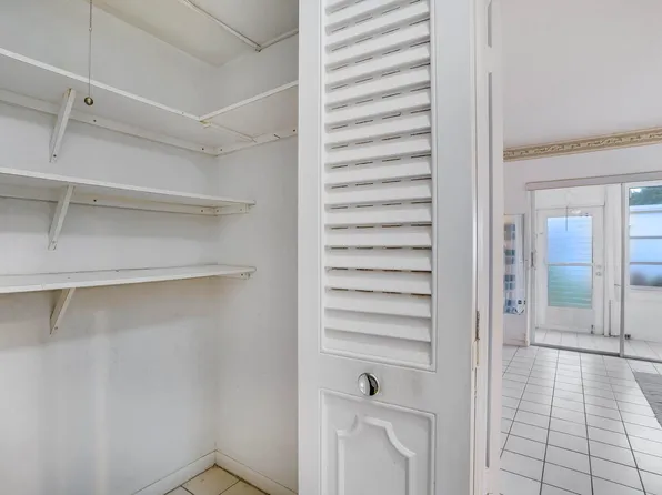 3240 Lake Osborne Drive #110, Lake Worth Beach, FL 33461