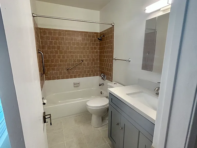 1107 Holly Ave #7 — Photo 11