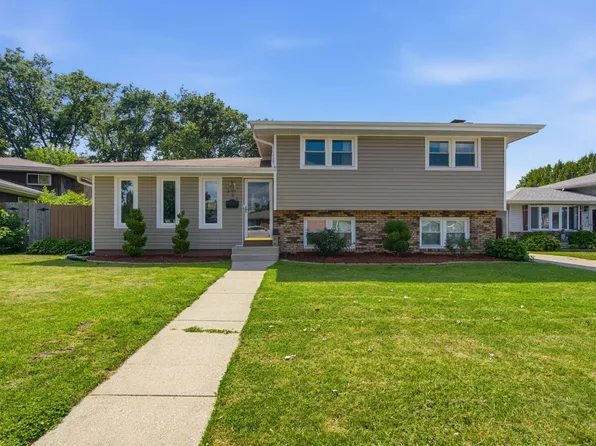 322 N Lindberg St, Griffith, IN 46319