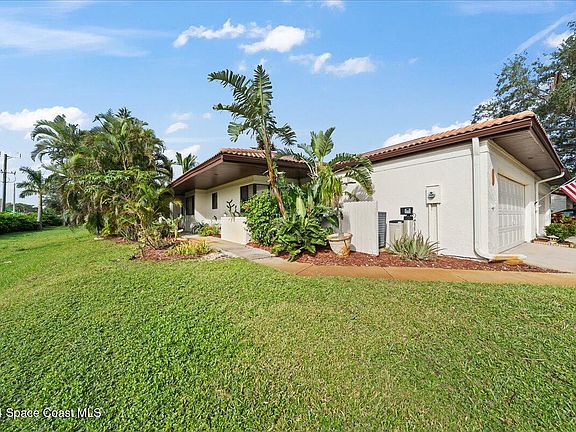 2nd image of 315 Parkside Pl #315