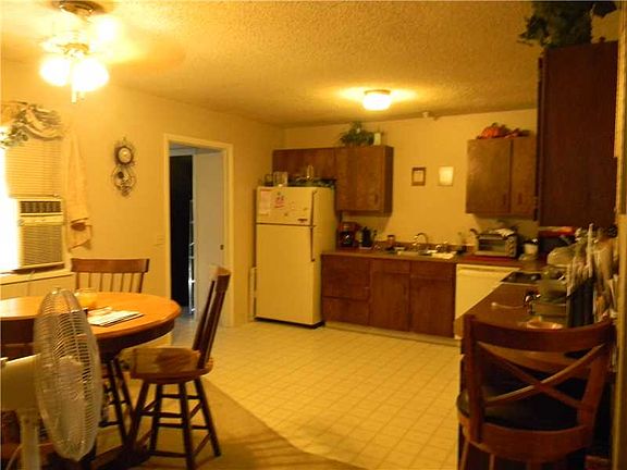 4th image of 2215/2217 Canyon Dr