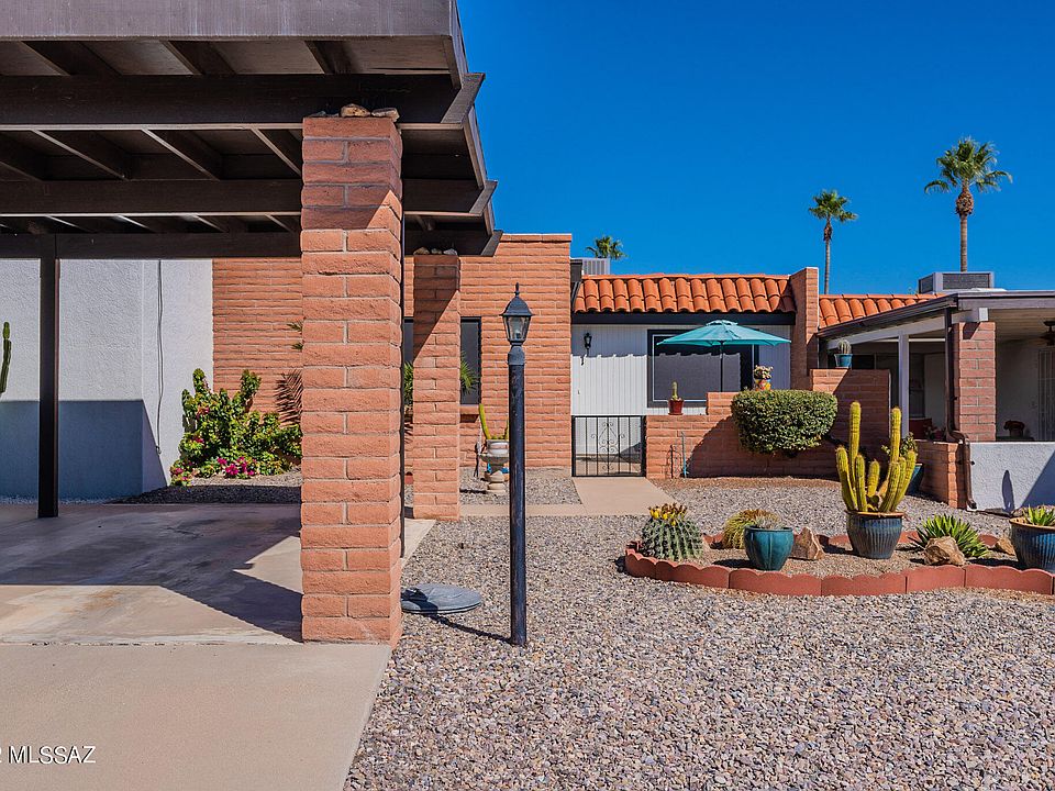 1st image of 394 W Calle De Las Flores