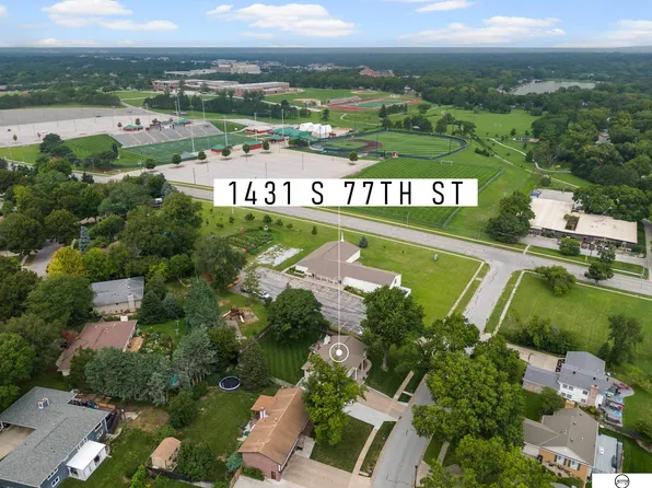 1431 S 77th St, Lincoln, NE 68506