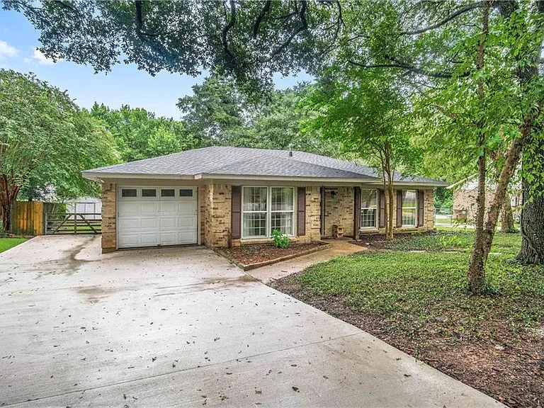 304 Judson Dr — Photo 1