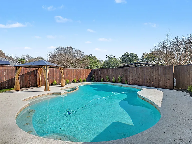 3204 Lynbrook Dr — Photo 24