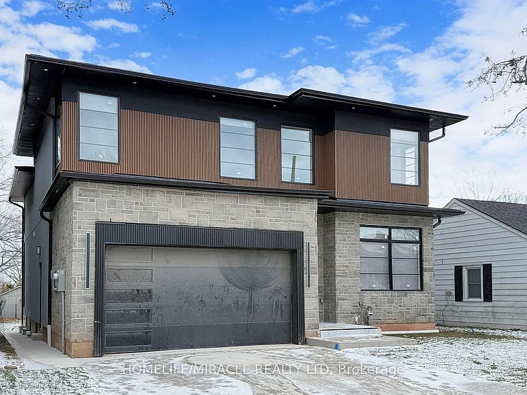 150 Stewart St — Photo 1