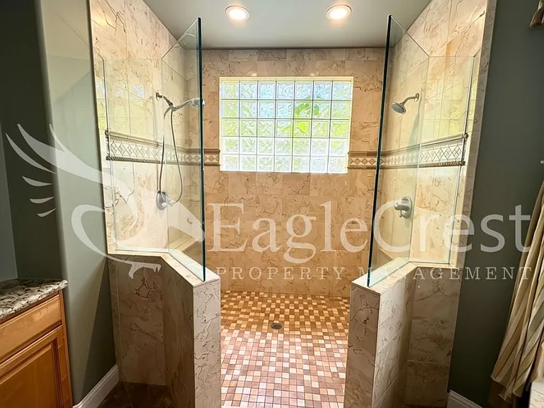 44 Vinehill Dr — Photo 51