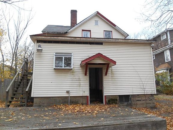 5th image of 157 Roswell St