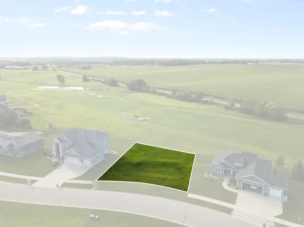 177 Augusta Ln, Waverly, IA 50677