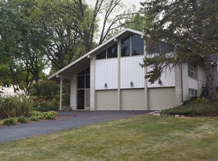 2032 Valley Rd, Rockford, IL 61107