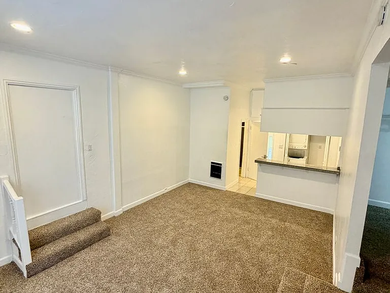 332 Culver Boulevard 363 Pershing — Photo 10