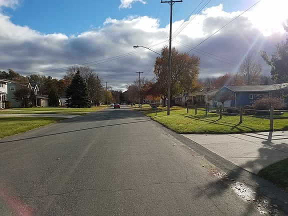 2nd image of 5315 Blaine Ave SE