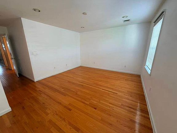 3rd image of 90 Leonard St #2A