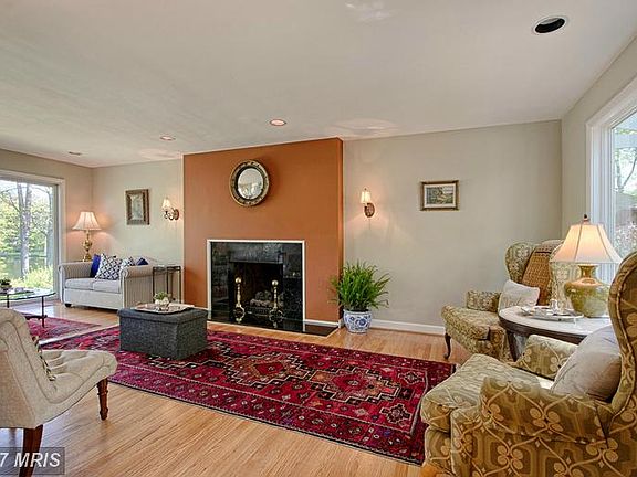 3rd image of 6400 Lakeview Dr