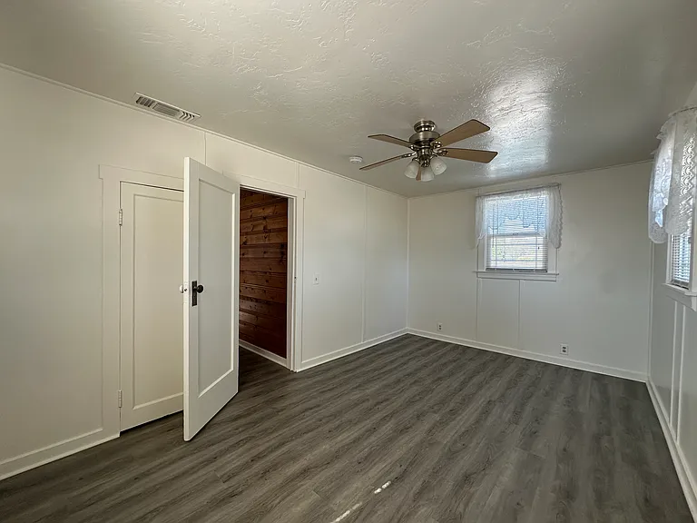 2400 Central Ave — Photo 40