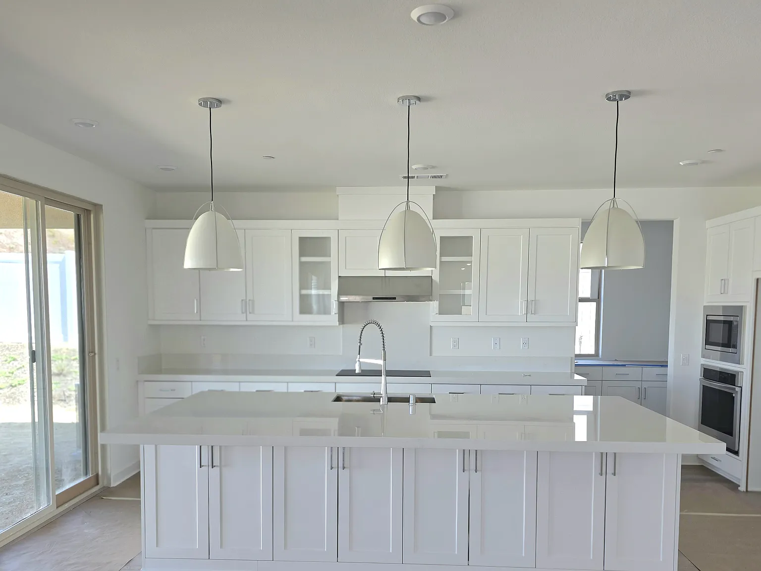 5 bed, 5.5 bath, 4435 sqft, $3,850 — Photo 2