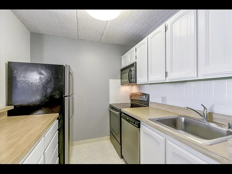 1700 Civic Center Dr #405 — Photo 7