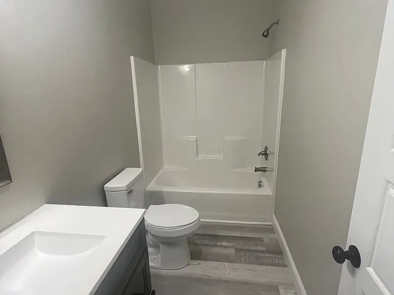 757 Holmesville Ave — Photo 2