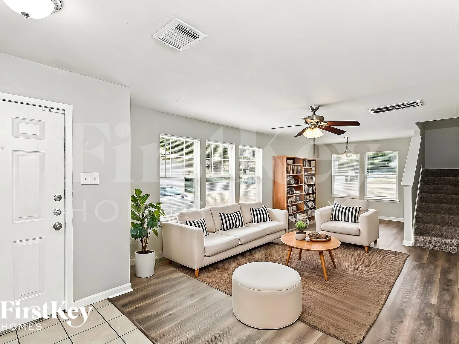4 bed, 2.5 bath, 1576 sqft, $1,570 — Photo 4