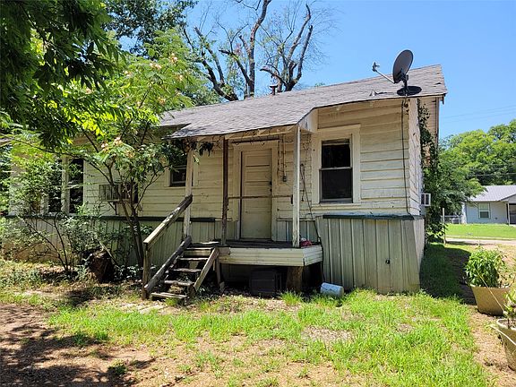 4th image of 957 6th St SE